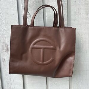 Telfar shopping bag in chocolate size medium